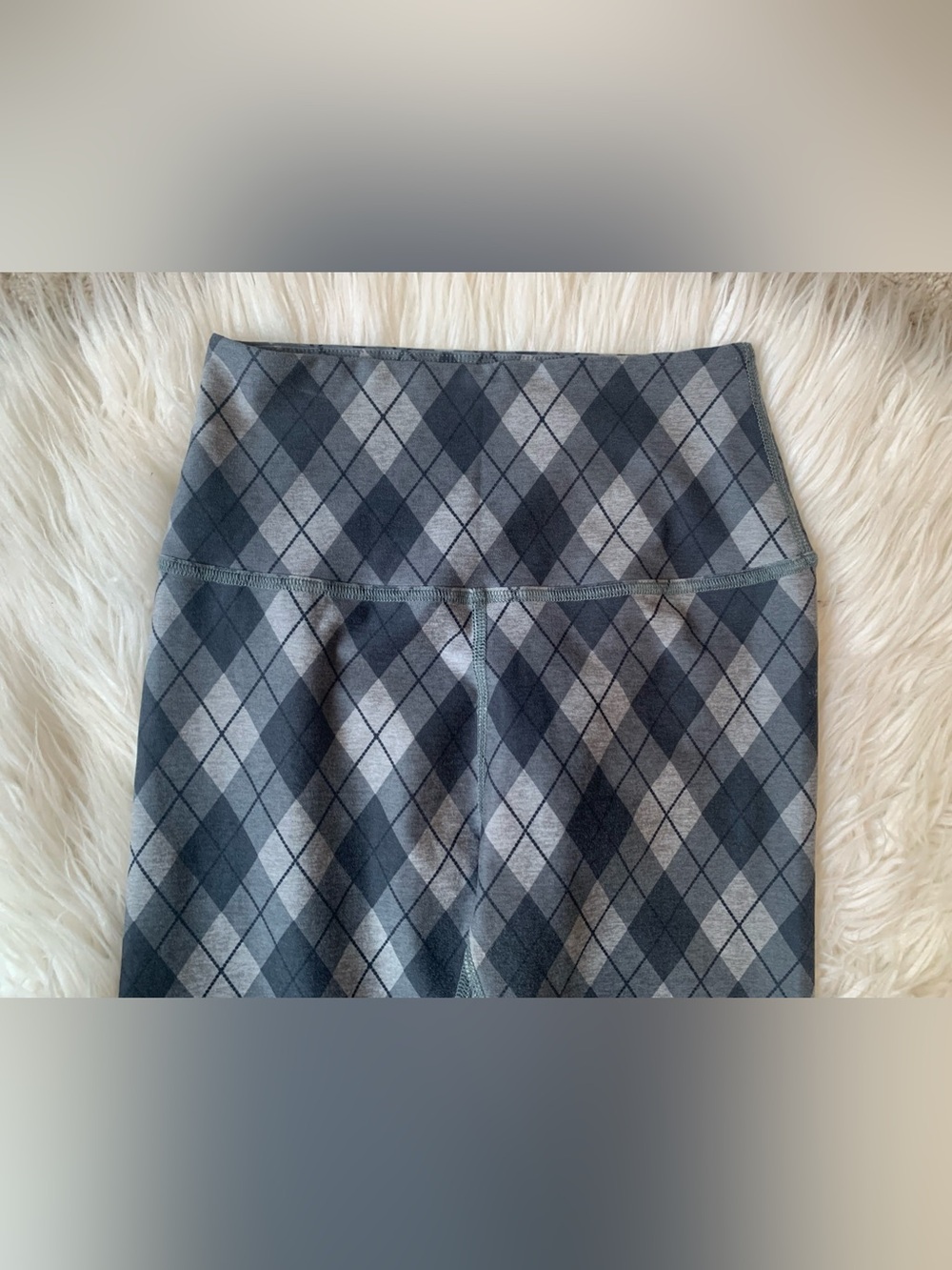 Beyond Yoga SoftMark Midi Argyle Leggings Gray Size Medium - Picture 2 of 5